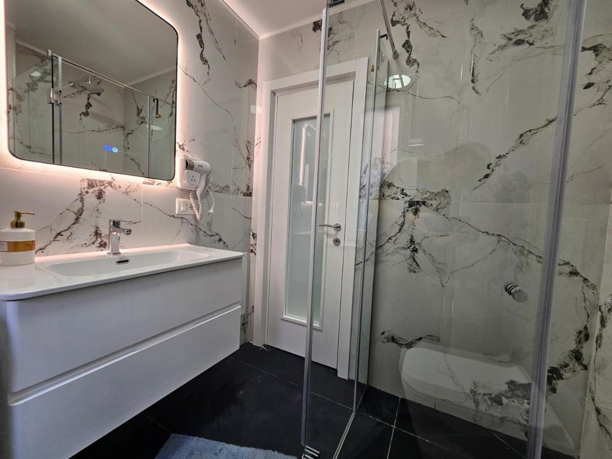 Tiny Rose Studio Tiranë Ngoại thất bức ảnh