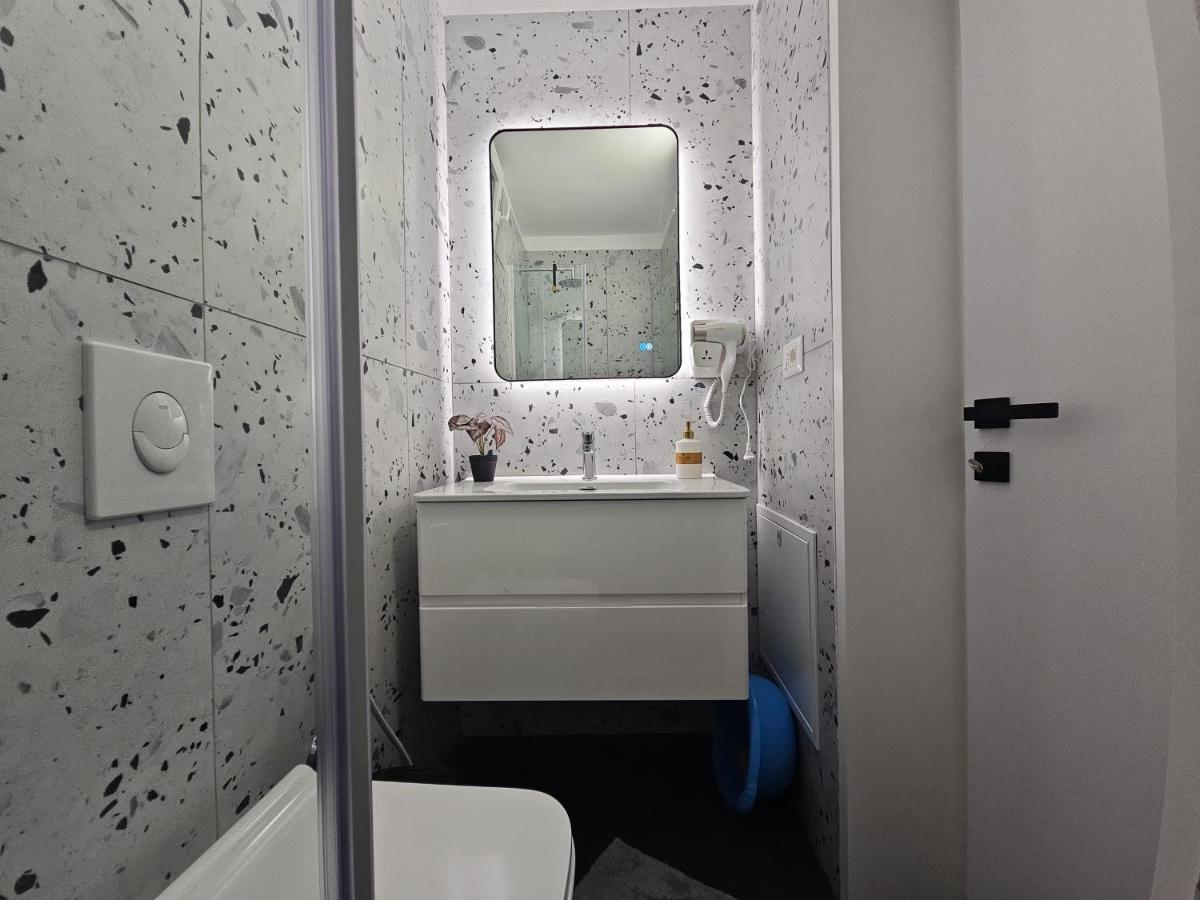 Tiny Rose Studio Tiranë Ngoại thất bức ảnh