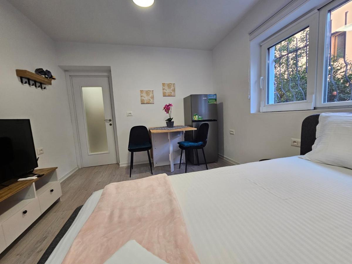 Tiny Rose Studio Tiranë Ngoại thất bức ảnh