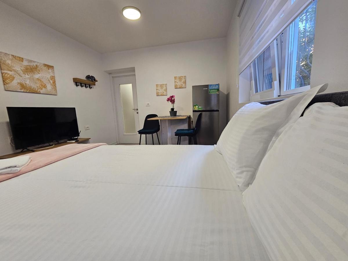 Tiny Rose Studio Tiranë Ngoại thất bức ảnh