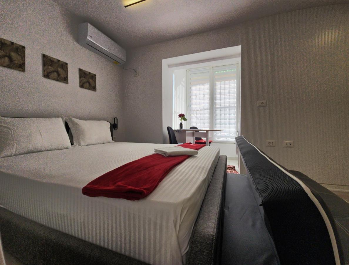Tiny Rose Studio Tiranë Ngoại thất bức ảnh